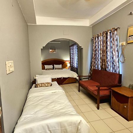 Hotel Vishal Siliguri Buitenkant foto