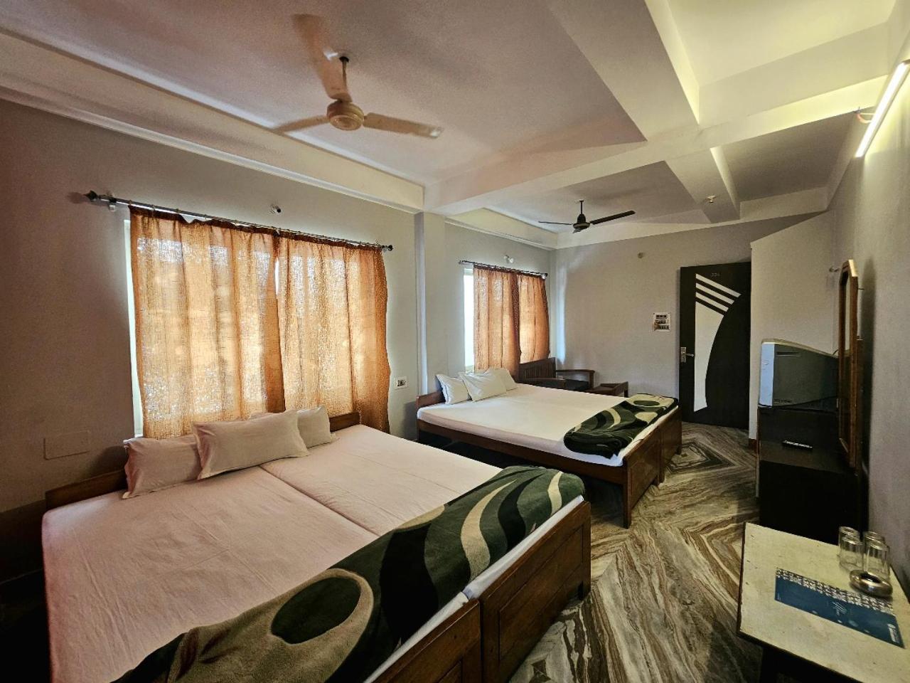 Hotel Vishal Siliguri Buitenkant foto