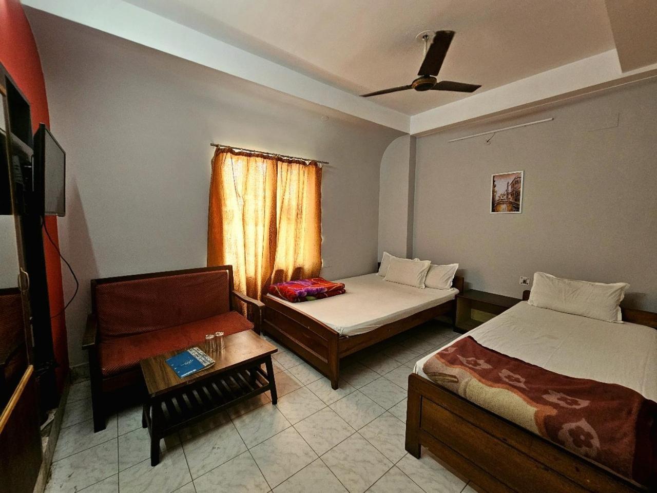 Hotel Vishal Siliguri Buitenkant foto